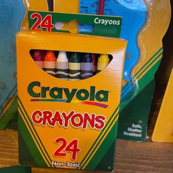 Crayola 1998 Vintage Wavy Rulers Colored Pencils Scissors and Crayons 24 Count - Picture 5 of 15